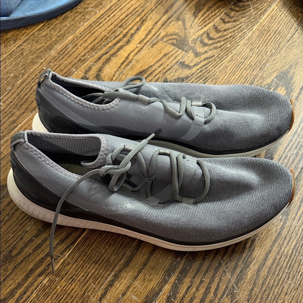New Balance Men's Black and Gray Sneakers